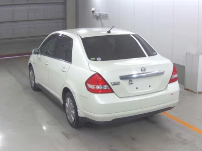 Nissan TIIDA LATIO