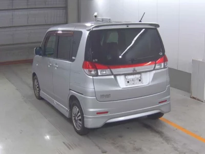 Mitsubishi DELICA D2