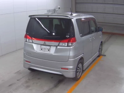 Mitsubishi DELICA D2