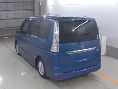 Nissan SERENA  с аукциона в Японии