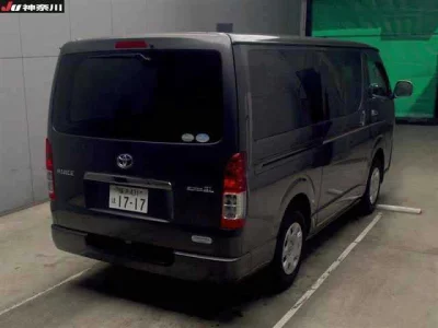 Toyota HiAce Van