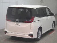 Toyota NOAH лот № 2119 оценка 4.5  с аукциона в Японии 3