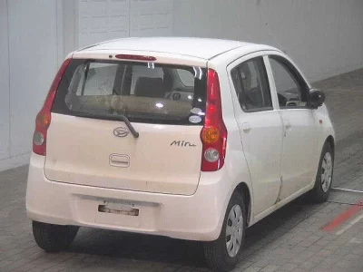 Daihatsu MIRA  с аукциона в Японии