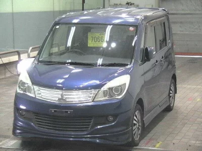 Mitsubishi DELICA D2