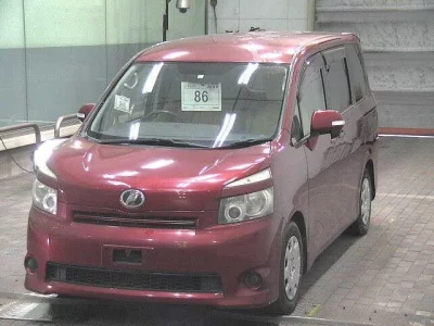 Toyota VOXY  с аукциона в Японии