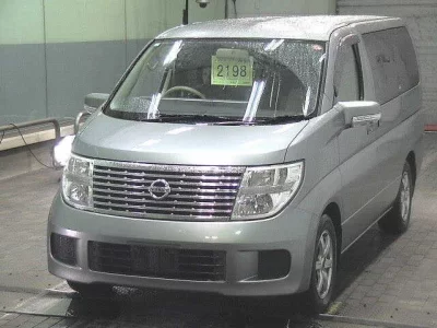 Nissan ELGRAND  с аукциона в Японии