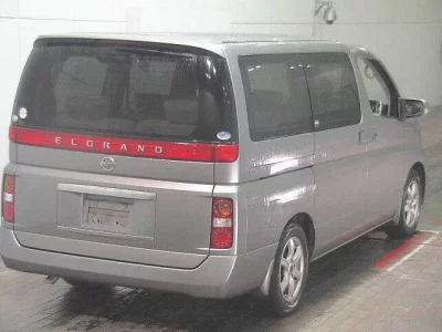 Nissan ELGRAND  с аукциона в Японии