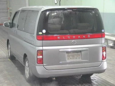 Nissan ELGRAND  с аукциона в Японии