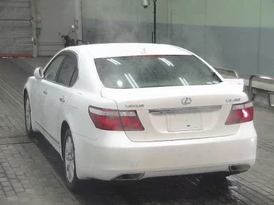 Lexus LS