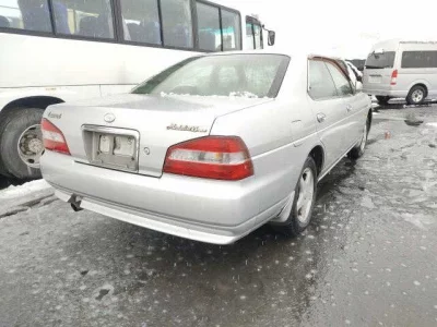 Nissan LAUREL