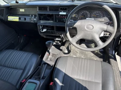 Toyota CROWN COMFORT  с аукциона в Японии