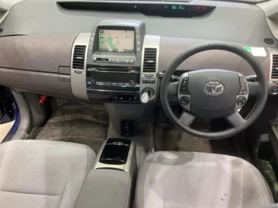 Toyota Prius  с аукциона в Японии