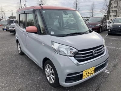 Nissan ROOX  с аукциона в Японии