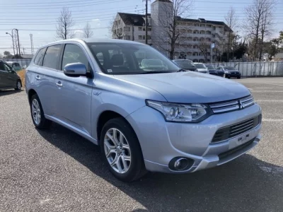 Mitsubishi OUTLANDER PHEV