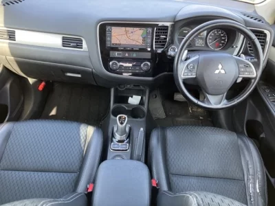 Mitsubishi OUTLANDER PHEV