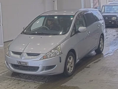 Mitsubishi GRANDIS
