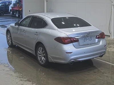 Nissan FUGA  с аукциона в Японии