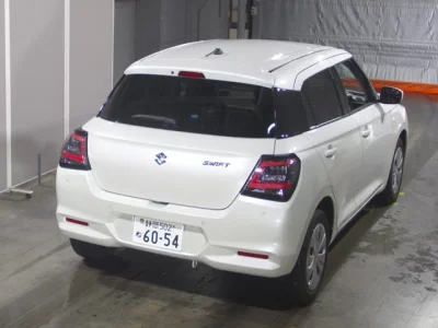 Suzuki SWIFT  с аукциона в Японии