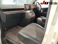 Nissan ELGRAND лот № 3001 оценка 3.5  с аукциона в Японии 2