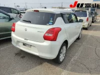 Suzuki SWIFT лот № 1015 оценка R  с аукциона в Японии 4