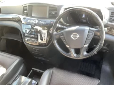 Nissan ELGRAND  с аукциона в Японии