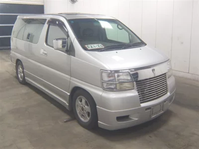 Nissan ELGRAND  с аукциона в Японии