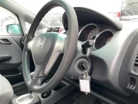 Honda FIT лот № 1090 оценка 4  с аукциона в Японии 6