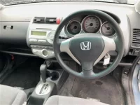 Honda FIT лот № 1090 оценка 4  с аукциона в Японии 2
