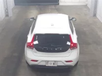 Volvo V40 лот № 3057 оценка 4  с аукциона в Японии 5