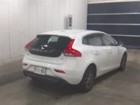 Volvo V40 лот № 3057 оценка 4  с аукциона в Японии 4