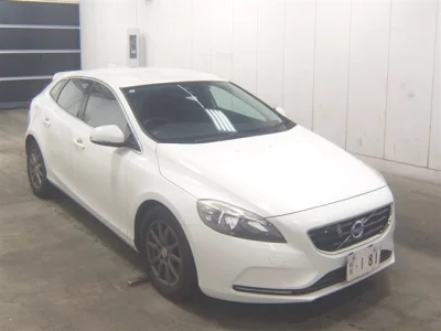 Volvo V40  с аукциона в Японии