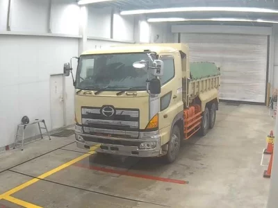 Hino TRUCK