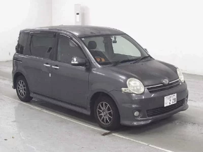 Toyota SIENTA  с аукциона в Японии