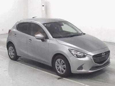 Mazda DEMIO  с аукциона в Японии