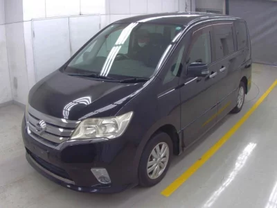 Nissan SERENA  с аукциона в Японии