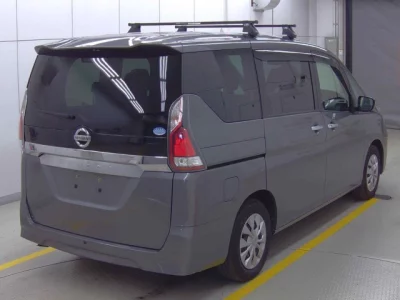 Nissan SERENA  с аукциона в Японии