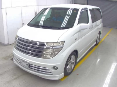 Nissan ELGRAND  с аукциона в Японии