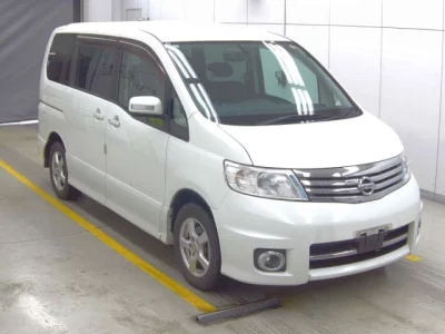 Nissan SERENA  с аукциона в Японии