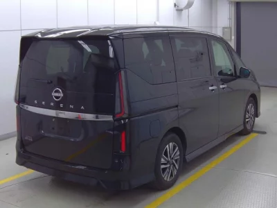 Nissan SERENA  с аукциона в Японии