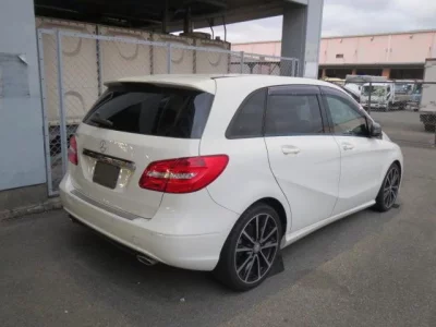 Mercedes-Benz B CLASS