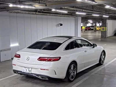 Mercedes-Benz E CLASS  с аукциона в Японии