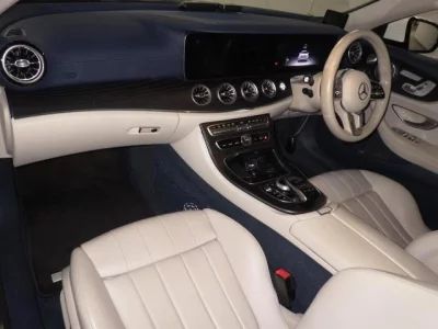 Mercedes-Benz E CLASS  с аукциона в Японии