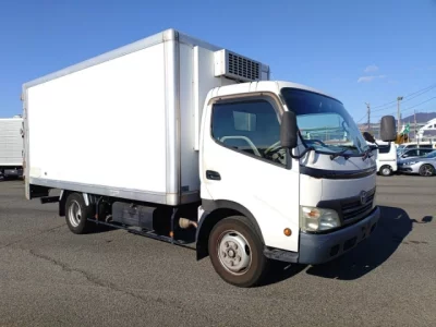 Toyota DYNA  с аукциона в Японии