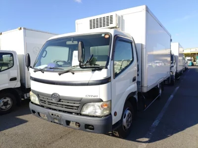 Toyota DYNA  с аукциона в Японии