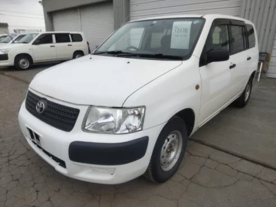 Toyota SUCCEED  с аукциона в Японии