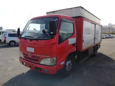 Toyota DYNA  с аукциона в Японии