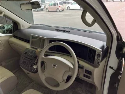 Nissan ELGRAND  с аукциона в Японии