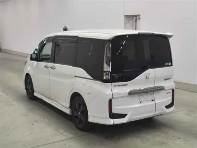 Honda STEP WAGON  с аукциона в Японии