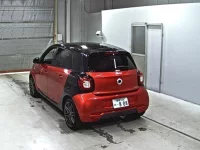 Smart FORFOUR лот № 1267 оценка 4  с аукциона в Японии 1