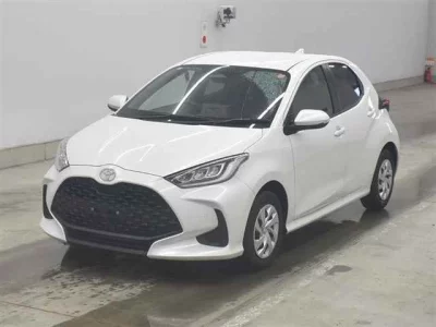 Toyota YARIS  с аукциона в Японии